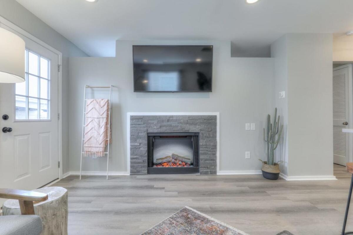 Walk To Broadway Riverfront Condo With Pool Nashville Luaran gambar